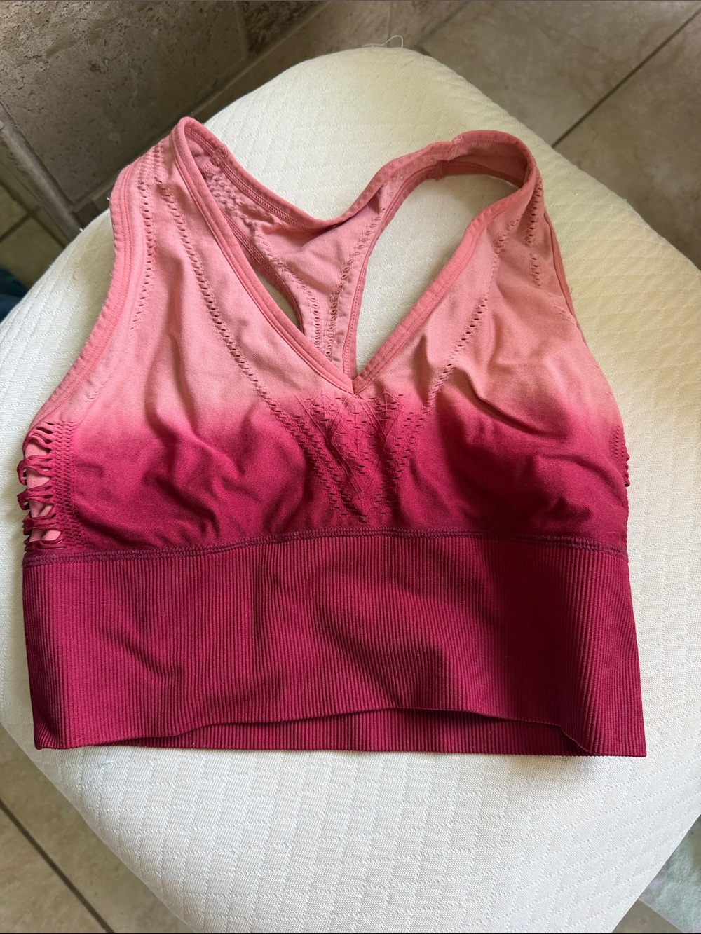 PINK Victoria's Secret Ombre Pink to Deep Rose Seamless Sports Bra